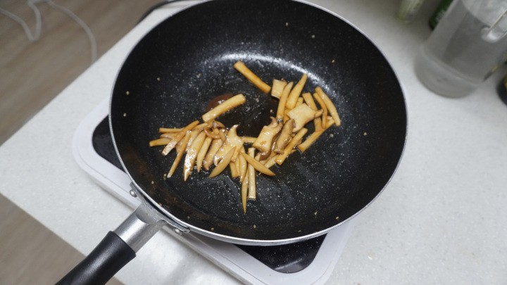 Fry the veggies with the pre-made sauce 